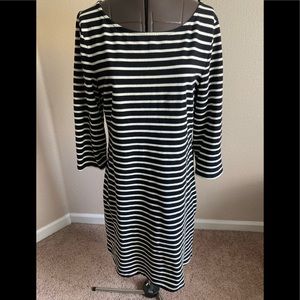 Old Navy Shift Dress Black and White Size L